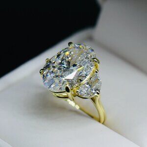 OvaLuna – 11.07 Carat Lab Grown Diamond Ring  18k Yellow Gold – Handmade in Los